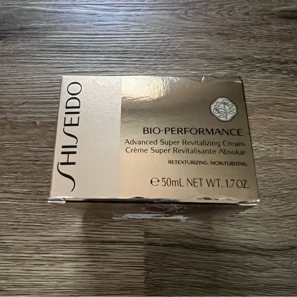 Shiseido Other - SHISEIDO Bio-Performance Advanced Super Revitalizing Cream